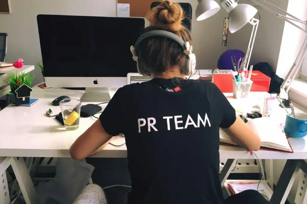 post-visual_RRSS ¿Qué agencia de relaciones públicas especializada en IA elegir para expandir tu empresa a nivel internacional?